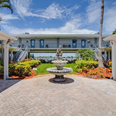 102-Tiny Treasure-Waterfront With Heated Pool Appartement St. Pete Beach Buitenkant foto
