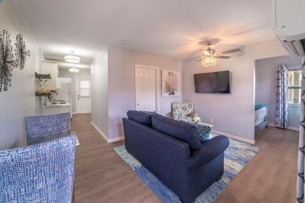 102-Tiny Treasure-Waterfront With Heated Pool Appartement St. Pete Beach Buitenkant foto