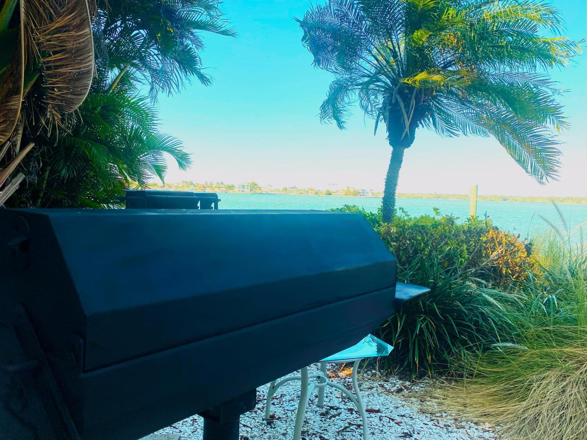102-Tiny Treasure-Waterfront With Heated Pool Appartement St. Pete Beach Buitenkant foto