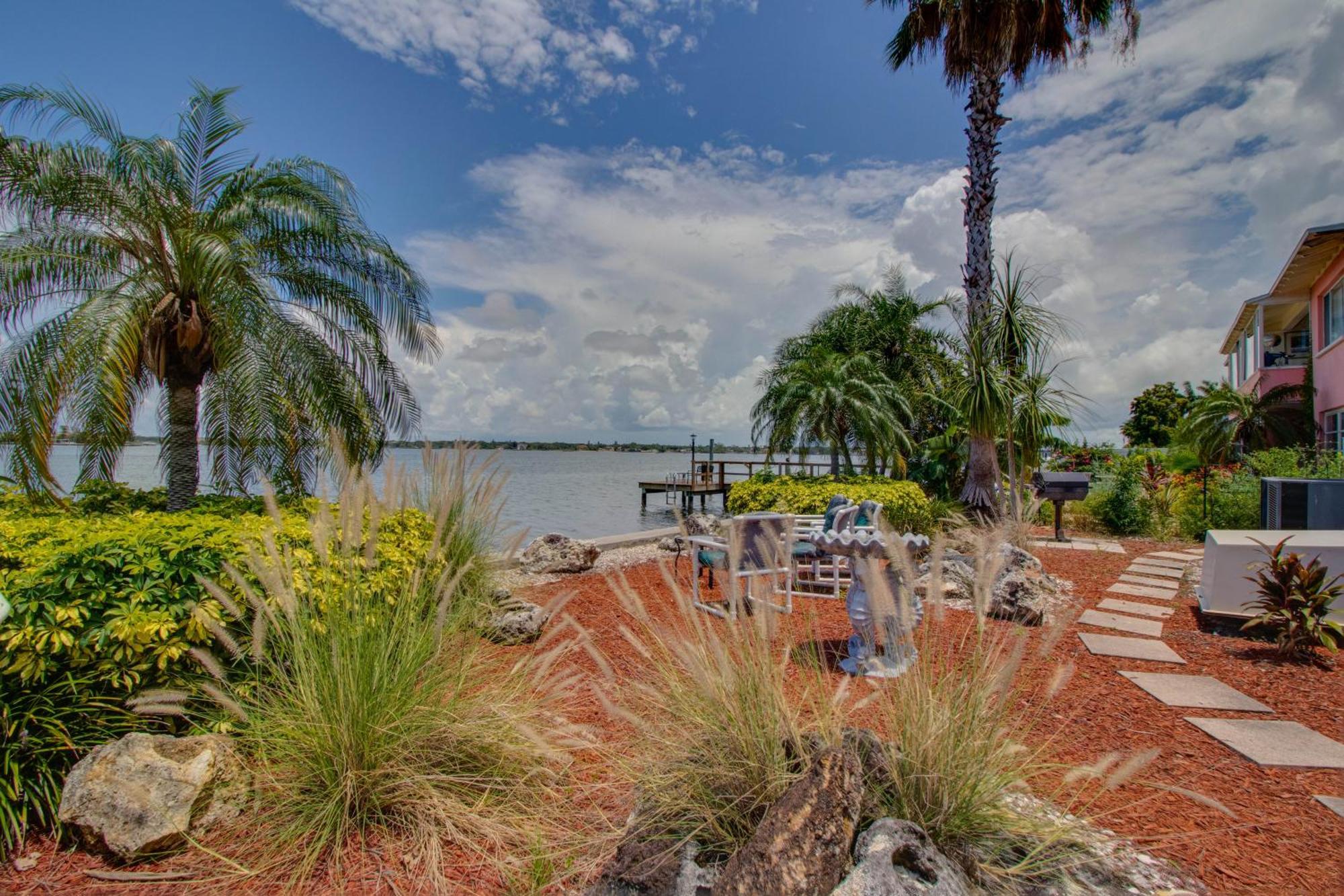 102-Tiny Treasure-Waterfront With Heated Pool Appartement St. Pete Beach Buitenkant foto