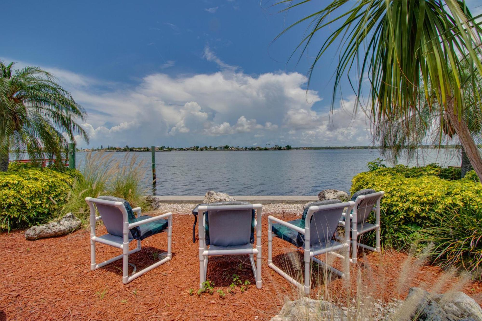 102-Tiny Treasure-Waterfront With Heated Pool Appartement St. Pete Beach Buitenkant foto